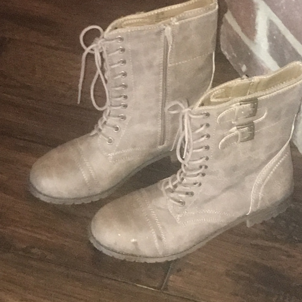 Tan Rampage Boots